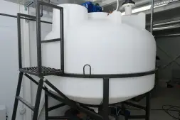 Емкость ЦКТ 3000 л с патрубком 90мм под плотность до 1,5 г/см3 белая в обрешетке